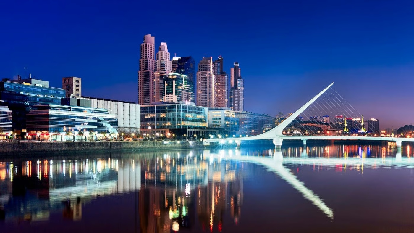 Puente de la Mujer a Puerto Madero